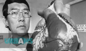 Dr. Victor Chang performing surgery - Australian cardiac surgeon's net worth and medical legacy